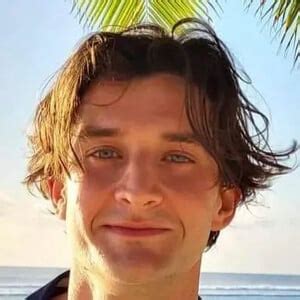 Ryan Carter (TV Actor) - Age, Family, Bio | Famous Birthdays