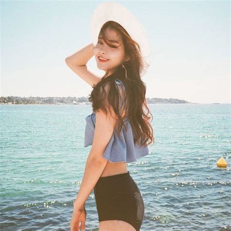 Cách tạo dáng chụp ảnh khi đi biển đẹp chất ngất Tự tin đi biển ngay Đồ tắm Bikini Đồ bơi