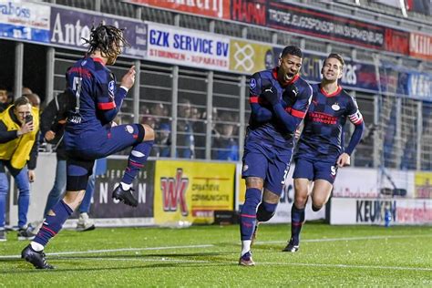 Psv Weer Naar Bekerfinale Na Winst In Spakenburg