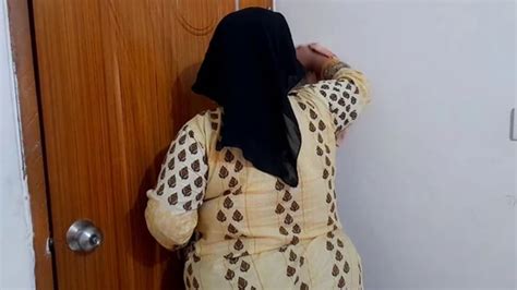 Egyptian Sexy Big Tits Big Ass Office Worker Gets Fucked By Boss While Cleaning Office Gets