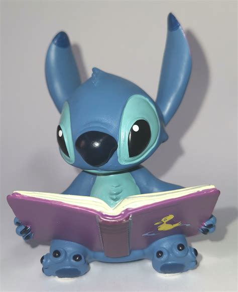 Mini Stitch Avec La Poupée Disney Showcase