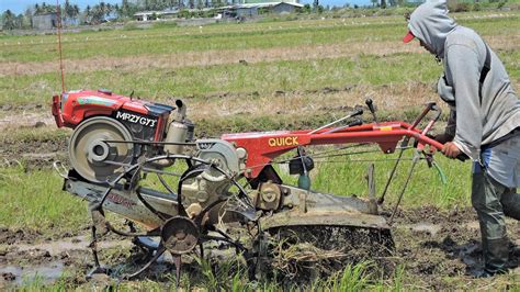 Kejar Target Musim Tanam Traktor Rotari Mencacah Rumput Sawah Youtube