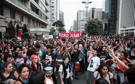 Ato na Av Paulista contra aumento da tarifa FOTOS fotos em São