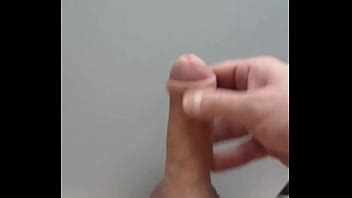 masturbación con la mano en la mesa gran carga de esperma pene pequeño XVIDEOS