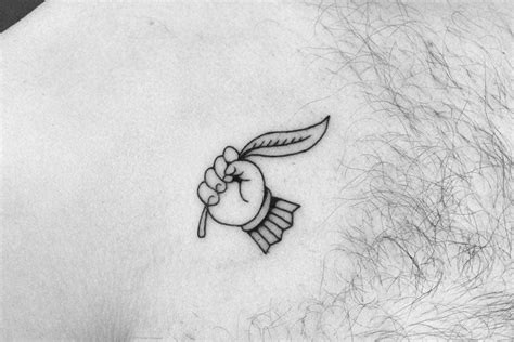 Minimalist Tattoo Ideas That Prove Less Is More Man Of Many