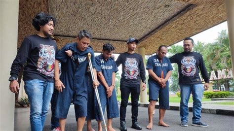 Modal Pistol Mainan Komplotan Palembang Satroni Rumah Mewah Semarang