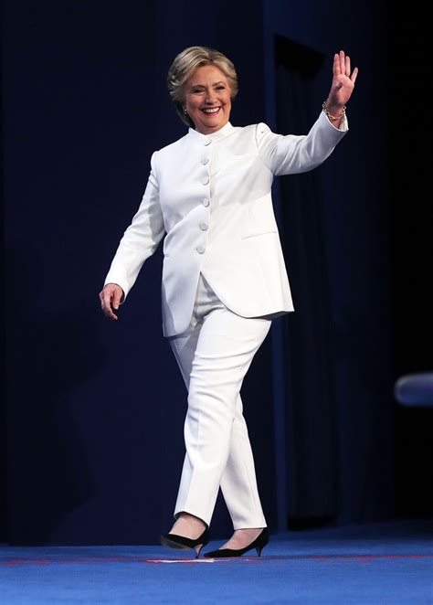 Hillary Clinton Wore A White Ralph Lauren Suit At The Final Presidential Debate Allure