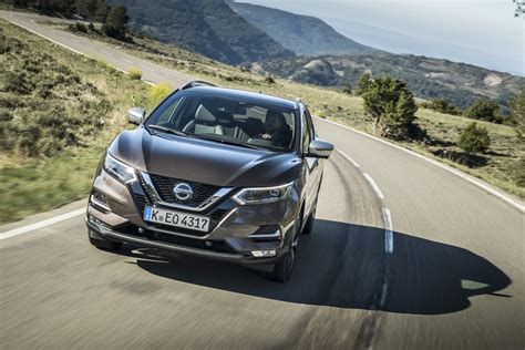 Neue Motoren für den Erfolgscrossover Nissan Qashqai