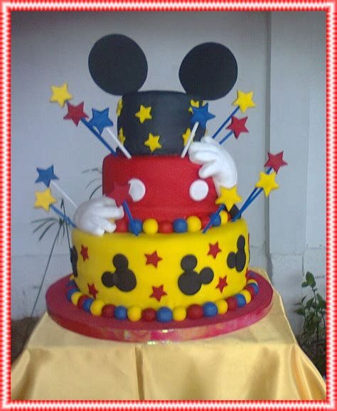 Pin by Valentina Peña on Mis creaciones y algo más Disney cakes