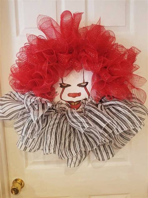 Pennywise Creepy Clown Wreath Pennywise Clown Wreath Etsy Deco Porte