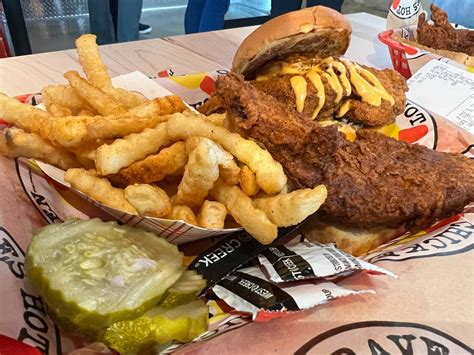 Dave S Hot Chicken Opens In San Antonio On Wednesday