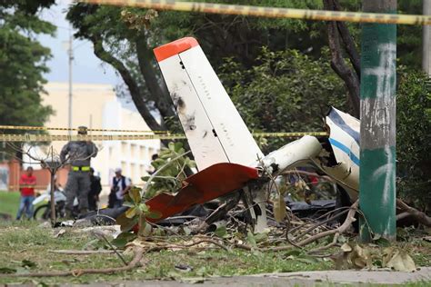 Impactantes Imágenes Que Deja Accidente De Avioneta En Cali