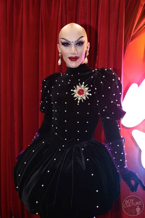 Hieeee Energy Inside Rupaul S Drag Con Nyc Boy Culture Covering Hot Men Gay Issues
