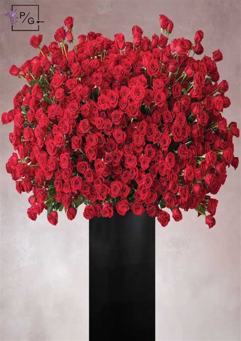Red Roses Stand Best Flowers Collection All Over The Dubai