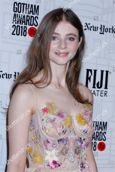8 Hot Sexy Thomasin McKenzie Bikini Pics