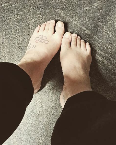 Naked Toes What Color Should I Paint Them R Rate My Feet