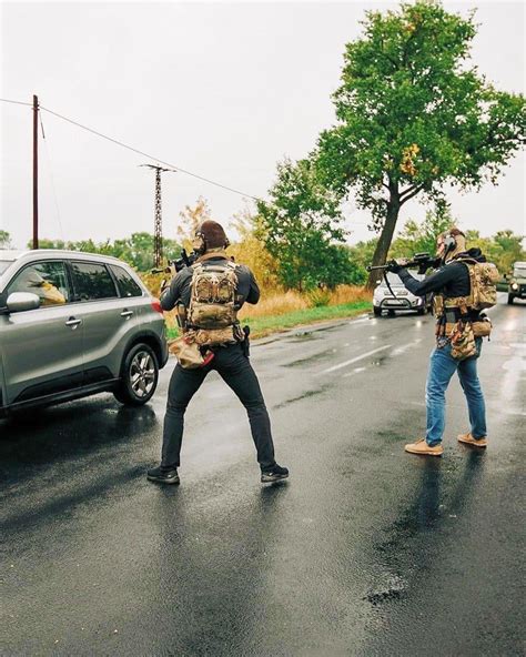 Hungarian TEK vehicle interdiction demo during Jackal Cave 2022 : r ...