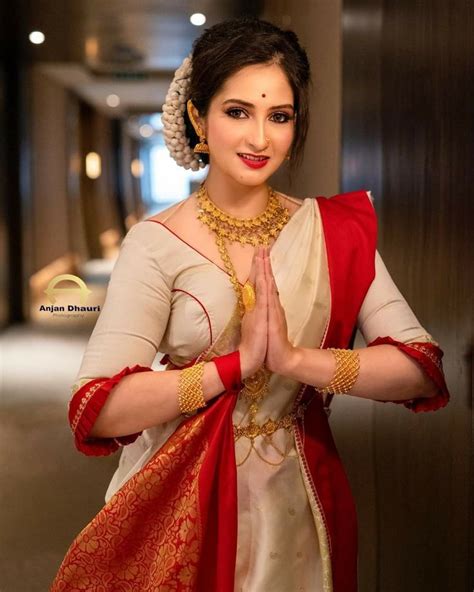 Pin By Jammyjaya On Indian Outfits Indian Bridal Outfits Bengali