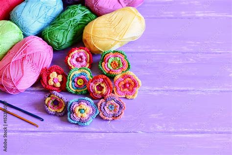 Foto De Bright Crochet Flowers Set Homemade Crochet Flowers