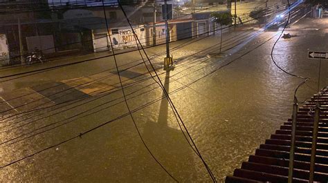 Tormenta El Ctrica Deja Nuevas Inundaciones En Guayaquil