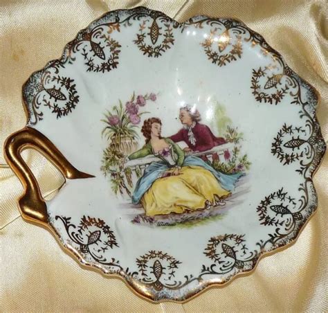 BEURRIER ANCIEN EN PORCELAINE DE LIMOGES château DECOR LES AMOUREUX