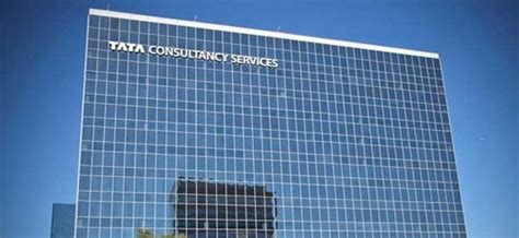 Tcs Lucknow To Shut Down Crisis On 2000 It Professionals