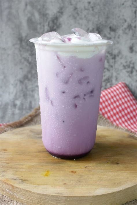 What Does Taro Milk Tea Taste Like? (Recipe Included)