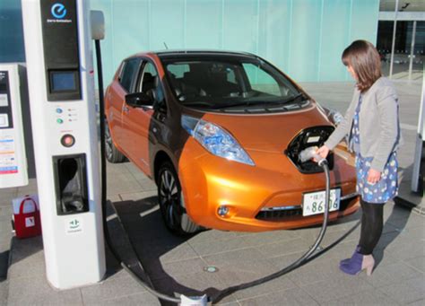 Japanese Researcher Shows Future Of Evs With New Wireless Technology