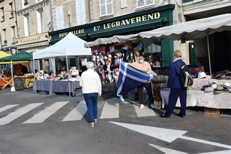 Braderie March Des Brocs Et Courses Hippiques Un Week End Charg