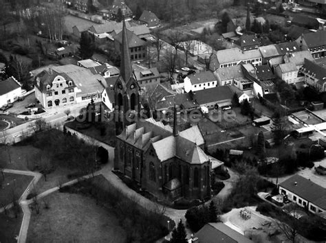 Luftaufnahme Rheurdt Kirchengebäude der katholischen Kirche Sankt