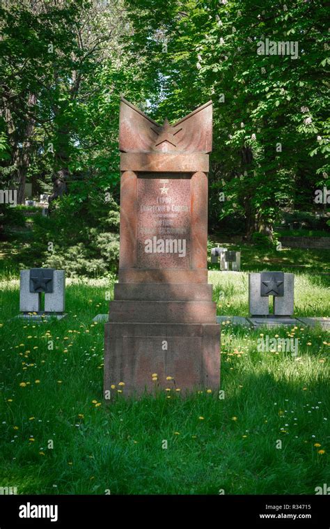 Monument Des Soldats Russes Banque De Photographies Et Dimages Haute