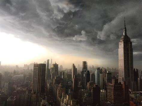 Powerful Thunderstorm Batters Nyc The Weather Gamut