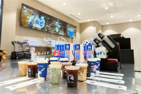 China’s Largest Coffee Chain, Luckin Coffee Opens First-Overseas Store ...