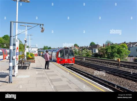 Dollis Hill Tube Hi Res Stock Photography And Images Alamy