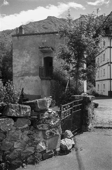 Arenas De Cabrales Leica M Summaron Fp Revelad Flickr