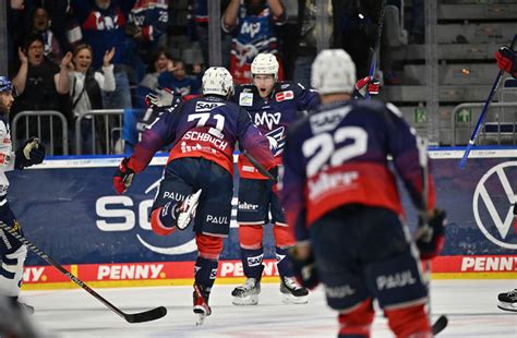 Adler Mannheim Drehen Spiel Gegen Iserlohn Roosters