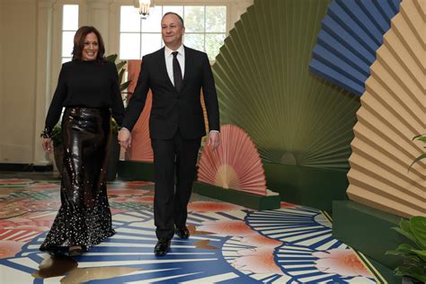 Kamala Harris Keeps It Classic In Black Heels At White House State