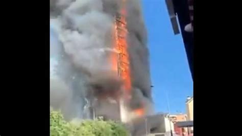 L Incendio Della Torre Dei Moro A Milano