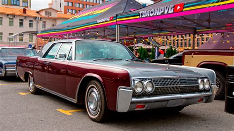 10 Things Every Classic Car Lover Needs To Know About The 1961 Lincoln