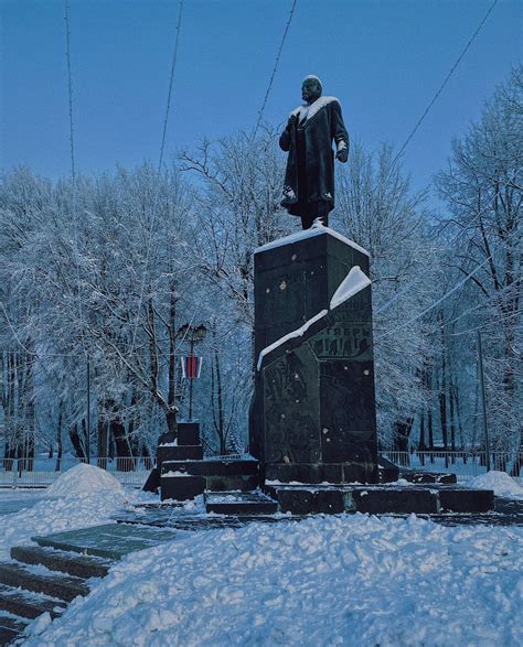 Gui Jong Un On Twitter Fotos Que Eu Tirei De Est Tuas Do Lenin Aqui