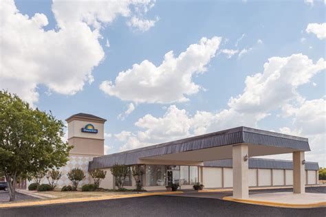 Days Inn by Wyndham Hillsboro TX | Hillsboro, TX Hotels