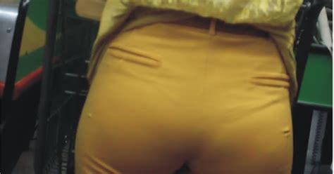 Perfect Bubble Butt Milf Whit Vpl