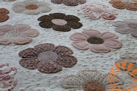 Piece N Quilt Applique Flowers Custom Machine Quilting By Natalia Bonner