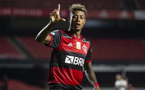 Bruno Henrique Celebra Bicampeonato Brasileiro Pelo Flamengo Outro