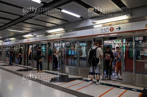 MTR Austin Station in Kowloon Hong Kong 이미지 1497212175 게티이미지뱅크