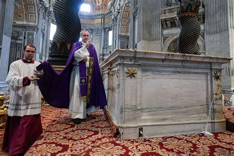 Act Of Reparation Performed On Altar Of St Peter S Basilica The