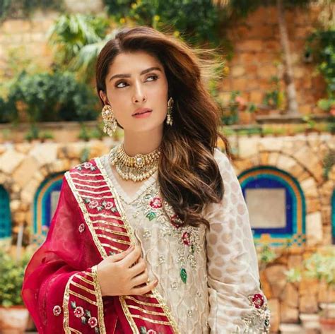 Beautiful Pictures Of Ayeza Khan From Her Latest Photoshoot Showbiz Pakistan