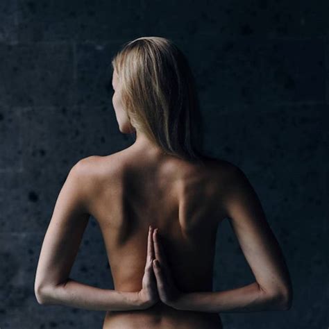 Heres The Empowering Reason Naked Yoga Pictures Are Taking Over