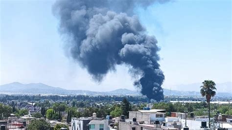 Video Reportan Incendio De Llantas En Tultepec La Jornada Estado De