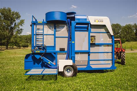 Kokan 500s Tractor Trailed Berry Harvester